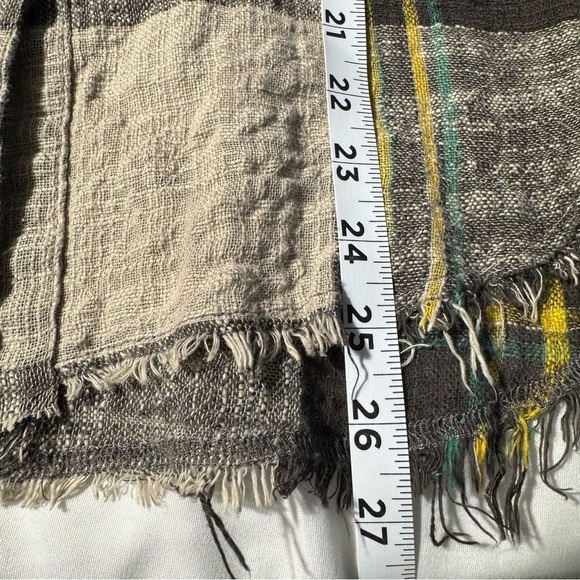 La Miel Oversized Button Down Long Sleeve Shirt Plaid Fringe Hem Size Small - Picture 11 of 12